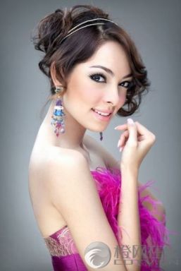 7 Dokter Paling Cantik di Indonesia dr Reisa Kartikasari